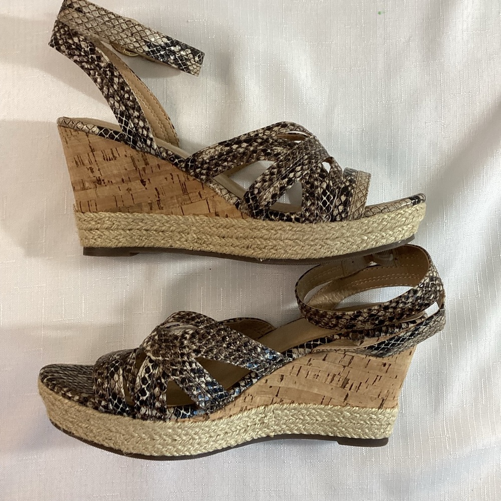Comfort Snakeskin Ankle Strap Wedge Sandals Size 8 - Picture 8 of 13